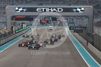 World © Octane Photographic Ltd. Formula 1 – Abu Dhabi GP - Race. Mercedes AMG Petronas Motorsport AMG F1 W10 EQ Power+ - Lewis Hamilton maintains his position as the race starts. Yas Marina Circuit, Abu Dhabi, UAE. Sunday 1st December 2019.