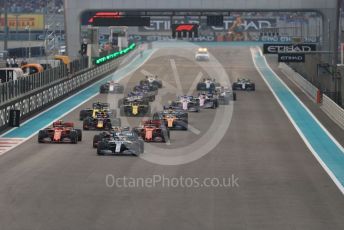 World © Octane Photographic Ltd. Formula 1 – Abu Dhabi GP - Race. Mercedes AMG Petronas Motorsport AMG F1 W10 EQ Power+ - Lewis Hamilton maintains his position as the race starts. Yas Marina Circuit, Abu Dhabi, UAE. Sunday 1st December 2019.