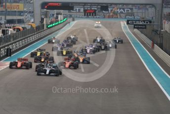 World © Octane Photographic Ltd. Formula 1 – Abu Dhabi GP - Race. Mercedes AMG Petronas Motorsport AMG F1 W10 EQ Power+ - Lewis Hamilton maintains his position as the race starts. Yas Marina Circuit, Abu Dhabi, UAE. Sunday 1st December 2019.