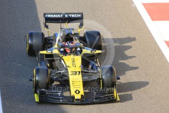 World © Octane Photographic Ltd. Formula 1 – Abu Dhabi Pirelli Tyre Test. Renault Sport F1 Team RS19 – Esteban Ocon. Yas Marina Circuit, Abu Dhabi, UAE. Tuesday 3rd December 2019.