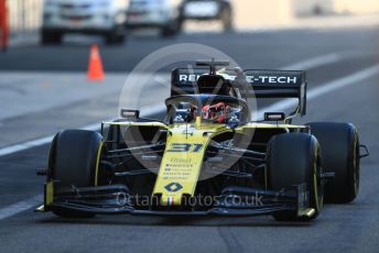 World © Octane Photographic Ltd. Formula 1 – Abu Dhabi Pirelli Tyre Test. Renault Sport F1 Team RS19 – Esteban Ocon. Yas Marina Circuit, Abu Dhabi, UAE. Tuesday 3rd December 2019.