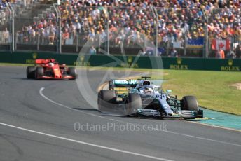 World © Octane Photographic Ltd. Formula 1 – Australian GP Race. Mercedes AMG Petronas Motorsport AMG F1 W10 EQ Power+ - Lewis Hamilton and Scuderia Ferrari SF90 – Sebastian Vettel. Melbourne, Australia. Sunday 17th March 2019.
