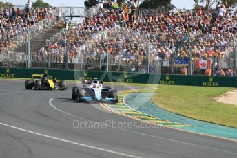 World © Octane Photographic Ltd. Formula 1 – Australian GP Race. ROKiT Williams Racing FW42 – Robert Kubica and Renault Sport F1 Team RS19 – Daniel Ricciardo. Melbourne, Australia. Sunday 17th March 2019.