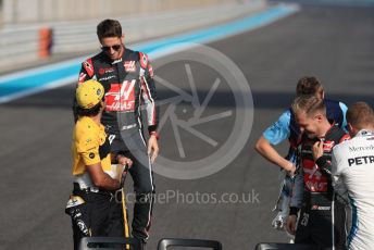 World © Octane Photographic Ltd. Formula 1 – Abu Dhabi GP - Class of 2018. Renault Sport F1 Team RS18 – Carlos Sainz  and Haas F1 Team VF-18 – Romain Grosjean. Yas Marina Circuit, Abu Dhabi. Sunday 25th November 2018.