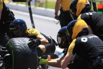 World © Octane Photographic Ltd. Formula 1 – French GP. Practice 3. Renault Sport F1 Team RS19 pit stop. Paul Ricard Circuit, La Castellet, France. Saturday 22nd June 2019.