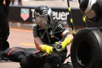 World © Octane Photographic Ltd. Formula 1 – Monaco GP. Practice 3. Mercedes AMG Petronas Motorsport AMG F1 W10 EQ Power+ mechanic. Monte-Carlo, Monaco. Saturday 25th May 2019.