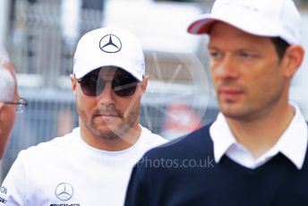 World © Octane Photographic Ltd. Formula 1 – Monaco GP. Paddock. Mercedes AMG Petronas Motorsport AMG F1 W10 EQ Power+ - Valtteri Bottas and Alexander Wurz. Monte-Carlo, Monaco. Sunday 26th May 2019.