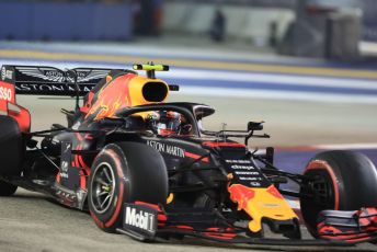 World © Octane Photographic Ltd. Formula 1 – Singapore GP - Race. Aston Martin Red Bull Racing RB15 – Alexander Albon. Marina Bay Street Circuit, Singapore. Sunday 22nd September 2019.