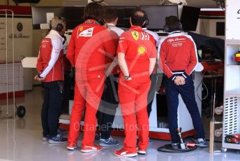 World © Octane Photographic Ltd. Formula 1 – Spanish In-season testing. Alfa Romeo Racing C38 – Callum Ilott's team watch the telemetry replay after his accident. Circuit de Barcelona Catalunya, Spain. Tuesday 14th May 2019.