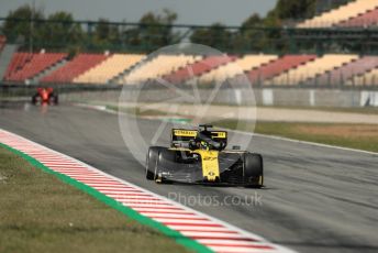 World © Octane Photographic Ltd. Formula 1 – Spanish In-season testing. Renault Sport F1 Team RS19 – Nico Hulkenberg and Scuderia Ferrari SF90 – Sebastian Vette. Circuit de Barcelona Catalunya, Spain. Tuesday 14th May 2019.
