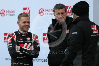 World © Octane Photographic Ltd. Formula 1 – F1 Pre-season Test 1 - Day 1. Guenther Steiner - Team Principal of Haas F1 Team talks with Kevin Magnussen. Circuit de Barcelona-Catalunya, Spain. Wednesday 19th February 2020.