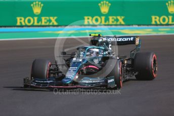 World © Octane Photographic Ltd. Formula 1 – Etihad F1 Grand Prix Abu Dhabi. Aston Martin Cognizant F1 Team AMR21 – Sebastian Vettel. Yas Marina Circuit, Abu Dhabi. Friday 10th December 2021 Practice 1.