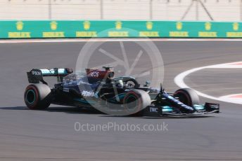 World © Octane Photographic Ltd. Formula 1 – Etihad F1 Grand Prix Abu Dhabi. Mercedes AMG Petronas F1 Team F1 W12 - Lewis Hamilton. Yas Marina Circuit, Abu Dhabi. Friday 10th December 2021 Practice 1.