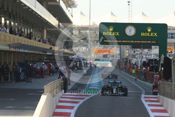 World © Octane Photographic Ltd. Formula 1 – Etihad F1 Grand Prix Abu Dhabi. Mercedes AMG Petronas F1 Team F1 W12 - Lewis Hamilton. Yas Marina Circuit, Abu Dhabi. Friday 10th December 2021 Practice 1.