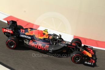 World © Octane Photographic Ltd. Formula 1 – Etihad F1 Grand Prix Abu Dhabi. Red Bull Racing Honda RB16B – Sergio Perez. Yas Marina Circuit, Abu Dhabi. Friday 10th December 2021 Practice 1.