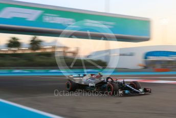 World © Octane Photographic Ltd. Formula 1 – Etihad F1 Grand Prix Abu Dhabi. Mercedes AMG Petronas F1 Team F1 W12 - Valtteri Bottas. Yas Marina Circuit, Abu Dhabi. Friday 10th December 2021 Practice 2.