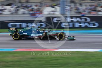 World © Octane Photographic Ltd. Formula 1 – Etihad F1 Grand Prix Abu Dhabi. Aston Martin Cognizant F1 Team AMR21 – Sebastian Vettel. Yas Marina Circuit, Abu Dhabi. Friday 10th December 2021 Practice 2.