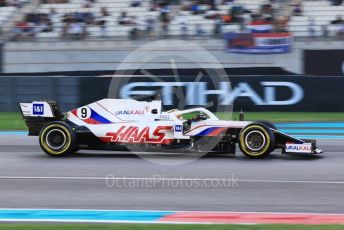 World © Octane Photographic Ltd. Formula 1 – Etihad F1 Grand Prix Abu Dhabi. Uralkali Haas F1 Team VF21 – Nikita Mazepin. Yas Marina Circuit, Abu Dhabi. Friday 10th December 2021 Practice 2.