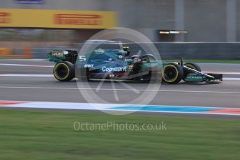 World © Octane Photographic Ltd. Formula 1 – Etihad F1 Grand Prix Abu Dhabi. Aston Martin Cognizant F1 Team AMR21 – Sebastian Vettel. Yas Marina Circuit, Abu Dhabi. Friday 10th December 2021 Practice 2.