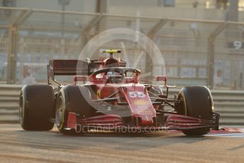 World © Octane Photographic Ltd. Formula 1 – Etihad F1 Grand Prix Abu Dhabi. Scuderia Ferrari Mission Winnow SF21 – Carlos Sainz. Yas Marina Circuit, Abu Dhabi. Friday 10th December 2021 Practice 2.