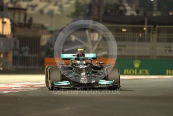 World © Octane Photographic Ltd. Formula 1 – Etihad F1 Grand Prix Abu Dhabi. Mercedes AMG Petronas F1 Team F1 W12 - Valtteri Bottas. Yas Marina Circuit, Abu Dhabi. Friday 10th December 2021 Practice 2.