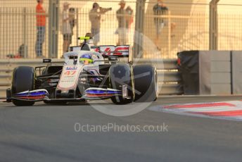 World © Octane Photographic Ltd. Formula 1 – Etihad F1 Grand Prix Abu Dhabi. Uralkali Haas F1 Team VF21 – Mick Schumacher. Yas Marina Circuit, Abu Dhabi. Saturday 11th December 2021 Practice 3.