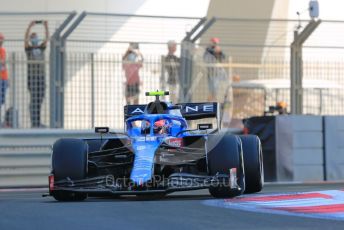 World © Octane Photographic Ltd. Formula 1 – Etihad F1 Grand Prix Abu Dhabi. Alpine F1 Team A521– Esteban Ocon. Yas Marina Circuit, Abu Dhabi. Saturday 11th December 2021 Practice 3.