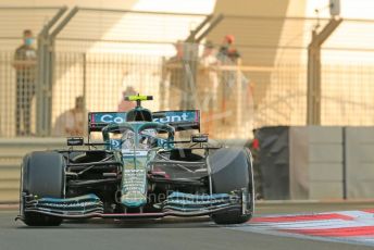World © Octane Photographic Ltd. Formula 1 – Etihad F1 Grand Prix Abu Dhabi. Aston Martin Cognizant F1 Team AMR21 – Sebastian Vettel. Yas Marina Circuit, Abu Dhabi. Saturday 11th December 2021 Practice 3.