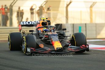 World © Octane Photographic Ltd. Formula 1 – Etihad F1 Grand Prix Abu Dhabi. Red Bull Racing Honda RB16B – Sergio Perez. Yas Marina Circuit, Abu Dhabi. Saturday 11th December 2021 Practice 3.