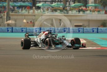 World © Octane Photographic Ltd. Formula 1 – Etihad F1 Grand Prix Abu Dhabi. Mercedes AMG Petronas F1 Team F1 W12 - Lewis Hamilton. Yas Marina Circuit, Abu Dhabi. Saturday 11th December 2021 Practice 3.