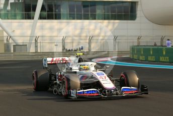 World © Octane Photographic Ltd. Formula 1 – Etihad F1 Grand Prix Abu Dhabi. Uralkali Haas F1 Team VF21 – Mick Schumacher. Yas Marina Circuit, Abu Dhabi. Saturday 11th December 2021 Practice 3.