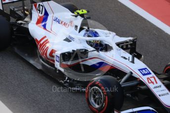 World © Octane Photographic Ltd. Formula 1 – Etihad F1 Grand Prix Abu Dhabi. Uralkali Haas F1 Team VF21 – Mick Schumacher. Yas Marina Circuit, Abu Dhabi. Saturday 11th December 2021 Qualifying.