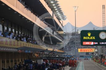 World © Octane Photographic Ltd. Formula 1 – Etihad F1 Grand Prix Abu Dhabi. Dusk pitlane. Yas Marina Circuit, Abu Dhabi. Saturday 11th December 2021 Qualifying.