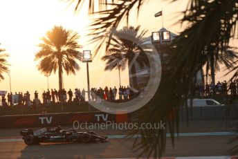 World © Octane Photographic Ltd. Formula 1 – Etihad F1 Grand Prix Abu Dhabi. Mercedes AMG Petronas F1 Team F1 W12 - Lewis Hamilton. Yas Marina Circuit, Abu Dhabi. Saturday 11th December 2021 Qualifying.