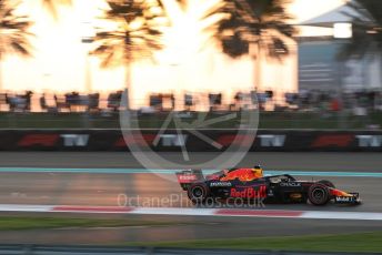 World © Octane Photographic Ltd. Formula 1 – Etihad F1 Grand Prix Abu Dhabi. Red Bull Racing Honda RB16B – Max Verstappen. Yas Marina Circuit, Abu Dhabi. Saturday 11th December 2021 Qualifying.