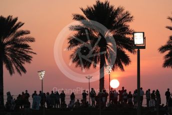 World © Octane Photographic Ltd. Formula 1 – Etihad F1 Grand Prix Abu Dhabi. Crowd on Abu Dhabi Hill at sunset. Yas Marina Circuit, Abu Dhabi. Saturday 11th December 2021 Qualifying.