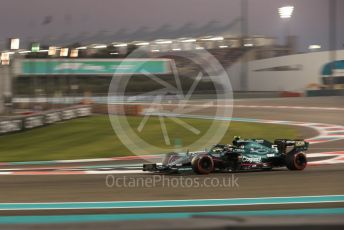 World © Octane Photographic Ltd. Formula 1 – Etihad F1 Grand Prix Abu Dhabi. Aston Martin Cognizant F1 Team AMR21 – Sebastian Vettel. Yas Marina Circuit, Abu Dhabi. Saturday 11th December 2021 Qualifying.