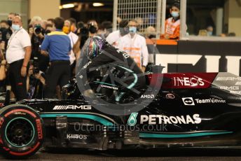 World © Octane Photographic Ltd. Formula 1 – Etihad F1 Grand Prix Abu Dhabi. Mercedes AMG Petronas F1 Team F1 W12 - Lewis Hamilton. Yas Marina Circuit, Abu Dhabi. Saturday 11th December 2021 Qualifying