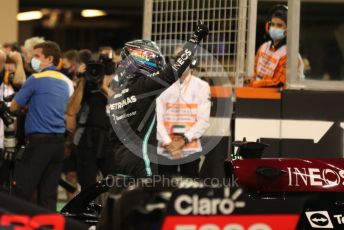 World © Octane Photographic Ltd. Formula 1 – Etihad F1 Grand Prix Abu Dhabi. Mercedes AMG Petronas F1 Team F1 W12 - Lewis Hamilton. Yas Marina Circuit, Abu Dhabi. Saturday 11th December 2021 Qualifying