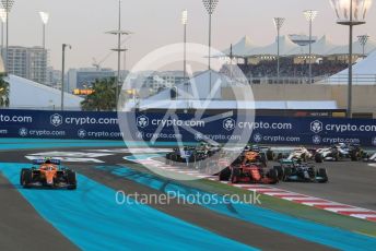 World © Octane Photographic Ltd. Formula 1 – Etihad F1 Grand Prix Abu Dhabi. McLaren F1 Team MCL35M – Lando Norris runs wide at turn 1. Yas Marina Circuit, Abu Dhabi. Sunday 12th December 2021 Race.