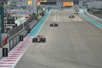World © Octane Photographic Ltd. Formula 1 – Etihad F1 Grand Prix Abu Dhabi. Mercedes AMG Petronas F1 Team F1 W12 - Lewis Hamilton leads Red Bull Racing Honda RB16B – Max Verstappen and Sergio Perez. Yas Marina Circuit, Abu Dhabi. Sunday 12th December 2021 Race.
