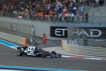 World © Octane Photographic Ltd. Formula 1 – Etihad F1 Grand Prix Abu Dhabi. Scuderia AlphaTauri Honda AT02 – Yuki Tsunoda. Yas Marina Circuit, Abu Dhabi. Sunday 12th December 2021 Race.