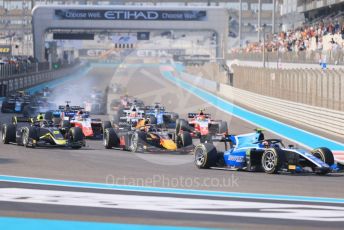 World © Octane Photographic Ltd. FIA F2 (Formula 2) – Etihad F1 Grand Prix Abu Dhabi. Race Start. Yas Marina Circuit, Abu Dhabi. Saturday 11th December 2021 Sprint Race 1.
