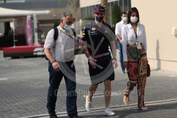 World © Octane Photographic Ltd. Formula 1 – Etihad F1 Grand Prix Abu Dhabi. Red Bull Racing Honda RB16B – Max Verstappen and girlfriend Kelly Piquet,. Yas Marina Circuit, Abu Dhabi. Saturday 11th December 2021 Paddock and Setup.