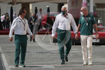 World © Octane Photographic Ltd. Formula 1 – Etihad F1 Grand Prix Abu Dhabi. Lance Stroll father Lawrence Stroll - investor, part-owner of Aston Martin Cognizant F1 Team. Yas Marina Circuit, Abu Dhabi. Saturday 11th December 2021.