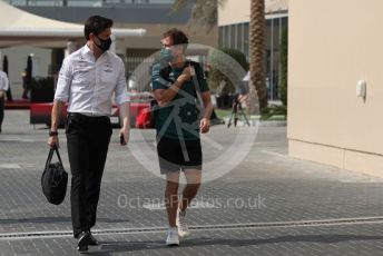 World © Octane Photographic Ltd. Formula 1 – Etihad F1 Grand Prix Abu Dhabi. Toto Wolff - Executive Director & Head of Mercedes - Benz Motorsport and Aston Martin Cognizant F1 Team AMR21 – Sebastian Vettel. . Yas Marina Circuit, Abu Dhabi. Saturday 11th December 2021.