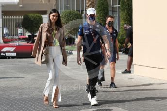 World © Octane Photographic Ltd. Formula 1 – Etihad F1 Grand Prix Abu Dhabi. Williams Racing FW43B – Nicholas Latifi and girlfriend Sandra Dziwiszek. Yas Marina Circuit, Abu Dhabi. Sunday 12th December 2021 Paddock and Setup.