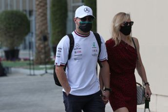 World © Octane Photographic Ltd. Formula 1 – Etihad F1 Grand Prix Abu Dhabi. Mercedes AMG Petronas F1 Team F1 W12 - Valtteri Bottas and girlfriend Tiffany Cromwell. Yas Marina Circuit, Abu Dhabi. Sunday 12th December 2021 Paddock and Setup.