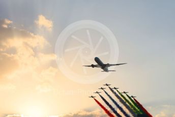 World © Octane Photographic Ltd. Formula 1 – Etihad F1 Grand Prix Abu Dhabi. A6-BMH Etihad Boeing 787-10 Dreamliner in their "Greenliner" livery in formation with the 7 Al Fursan Aermacchi MB-339As overfly the grid.