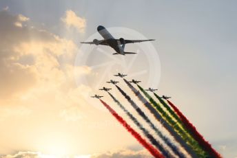 World © Octane Photographic Ltd. Formula 1 – Etihad F1 Grand Prix Abu Dhabi. A6-BMH Etihad Boeing 787-10 Dreamliner in their "Greenliner" livery in formation with the 7 Al Fursan Aermacchi MB-339As overfly the grid.